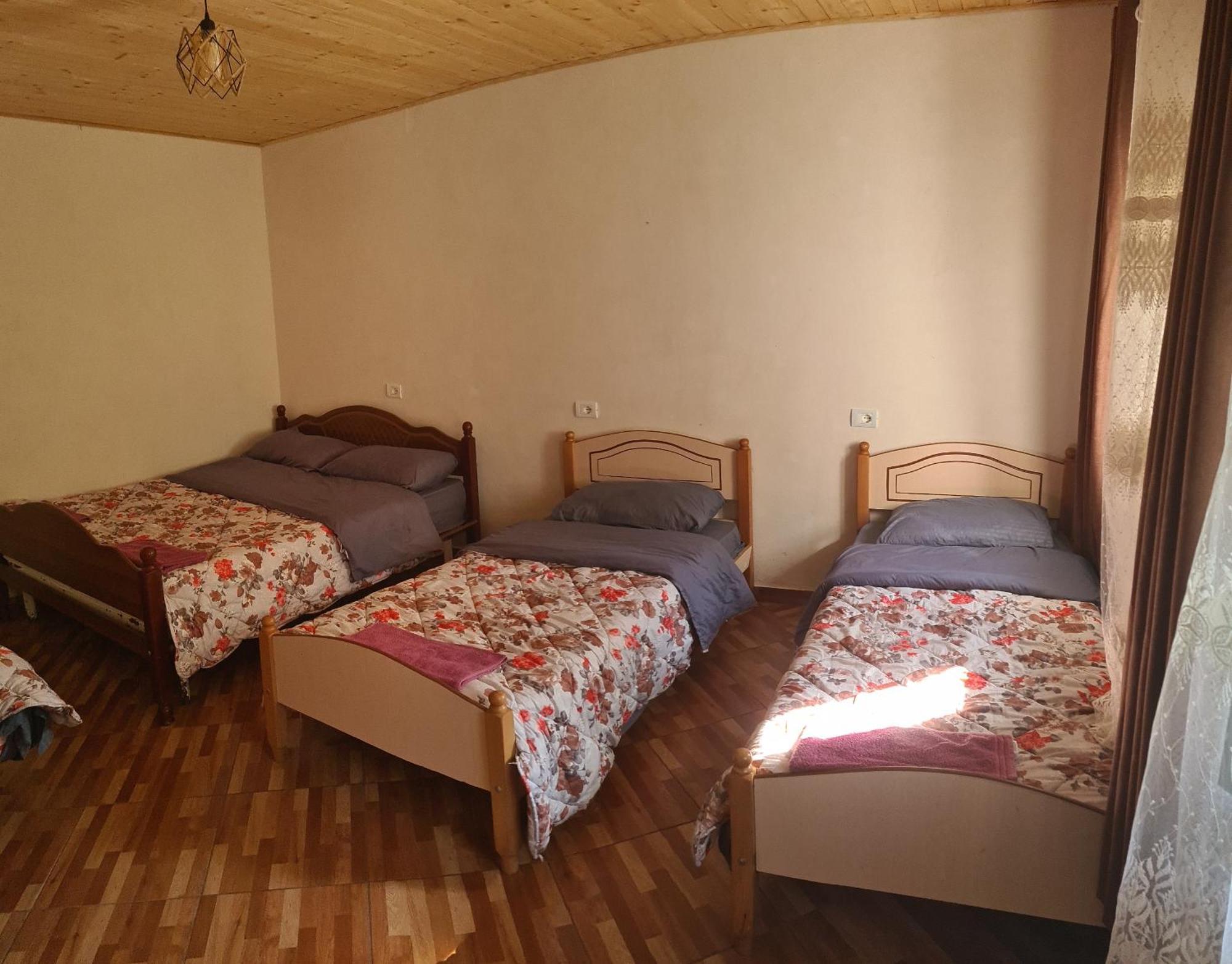 Guest House Emanueli Tropoje ภายนอก รูปภาพ